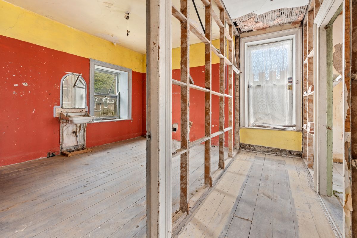 Victorian Building For Sale: The Marine Bar, Upper Strand, Youghal, Co. Cork Victorian Building For Sale: The Marine Bar, Upper Strand, Youghal, Co. Cork