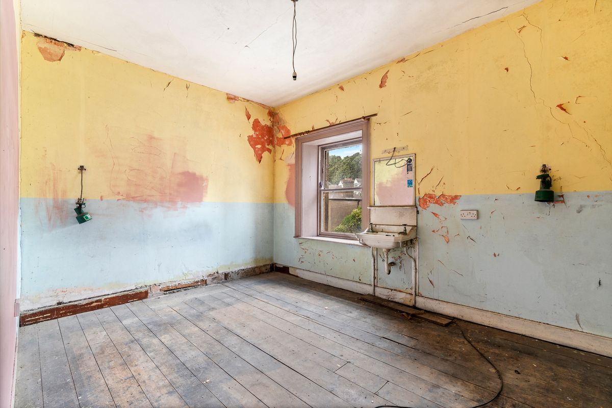 Victorian Building For Sale: The Marine Bar, Upper Strand, Youghal, Co. Cork Victorian Building For Sale: The Marine Bar, Upper Strand, Youghal, Co. Cork