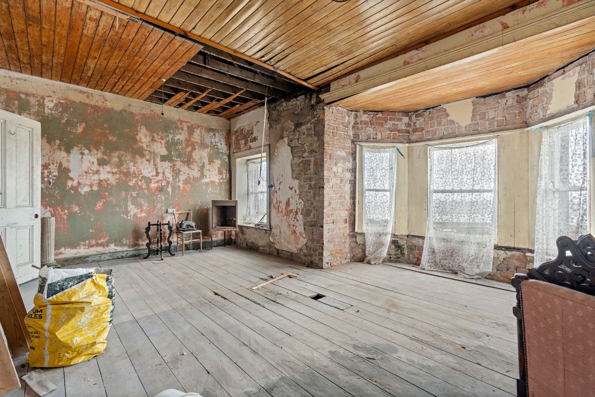 Victorian Building For Sale: The Marine Bar, Upper Strand, Youghal, Co. Cork Victorian Building For Sale: The Marine Bar, Upper Strand, Youghal, Co. Cork