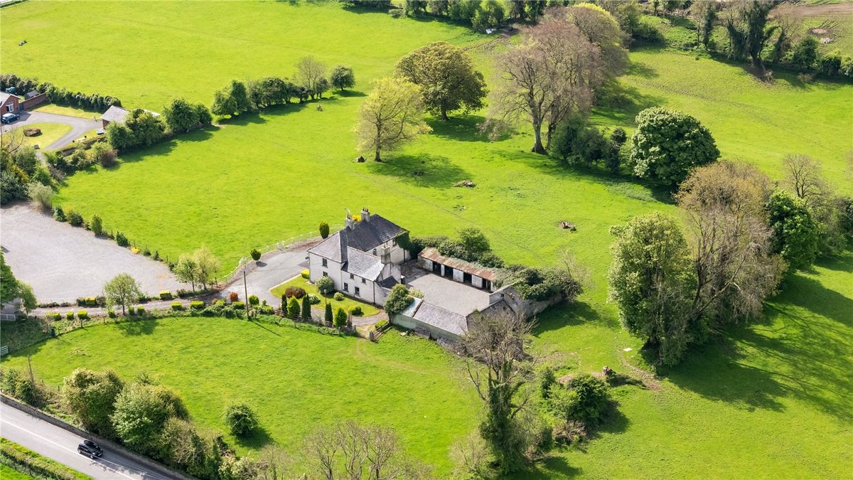 Former Presbytery For Sale: The Presbytery, Crosschapel, Blessington, Co. Kildare Former Presbytery For Sale: The Presbytery, Crosschapel, Blessington, Co. Kildare