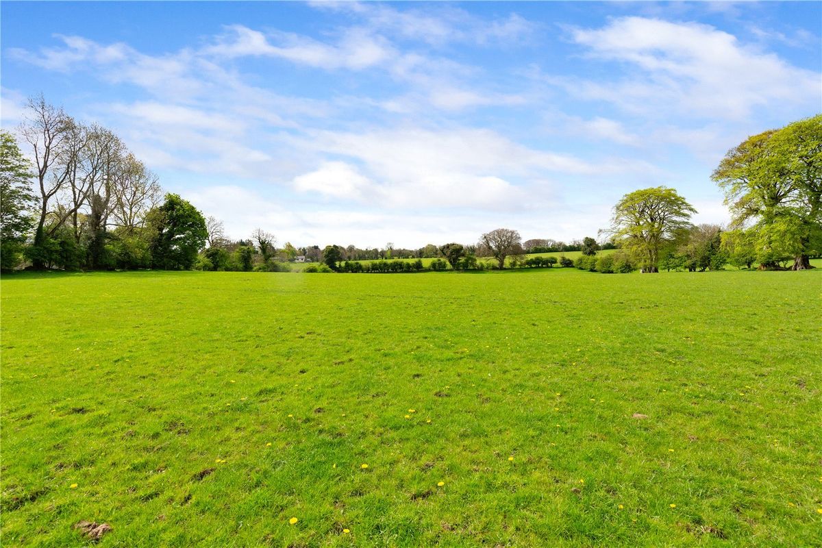 Former Presbytery For Sale: The Presbytery, Crosschapel, Blessington, Co. Kildare Former Presbytery For Sale: The Presbytery, Crosschapel, Blessington, Co. Kildare
