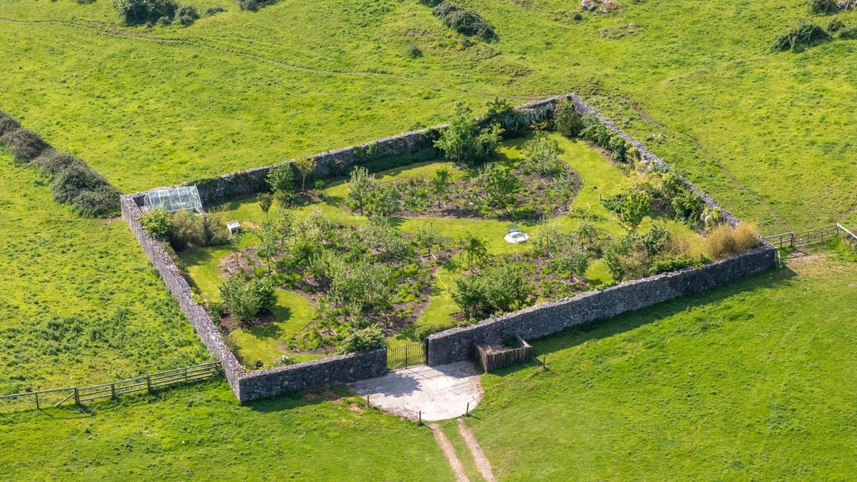 Renovated 18th Century Farmhouse For Sale: The Retreat, Lough Gur, Bruff, Co. Limerick Renovated 18th Century Farmhouse For Sale: The Retreat, Lough Gur, Bruff, Co. Limerick