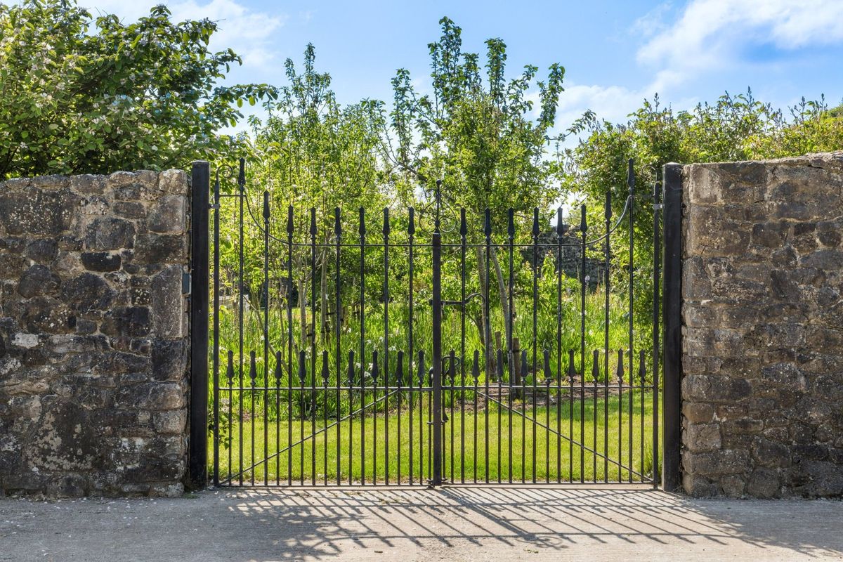 Renovated 18th Century Farmhouse For Sale: The Retreat, Lough Gur, Bruff, Co. Limerick Renovated 18th Century Farmhouse For Sale: The Retreat, Lough Gur, Bruff, Co. Limerick