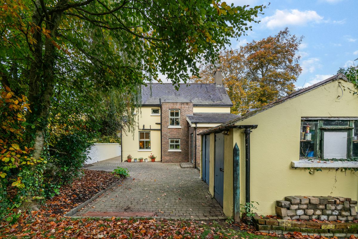 Period Property For Sale: The Schoolmasters House, Brannockstown, Kilcullen, Co. Kildare Period Property For Sale: The Schoolmasters House, Brannockstown, Kilcullen, Co. Kildare