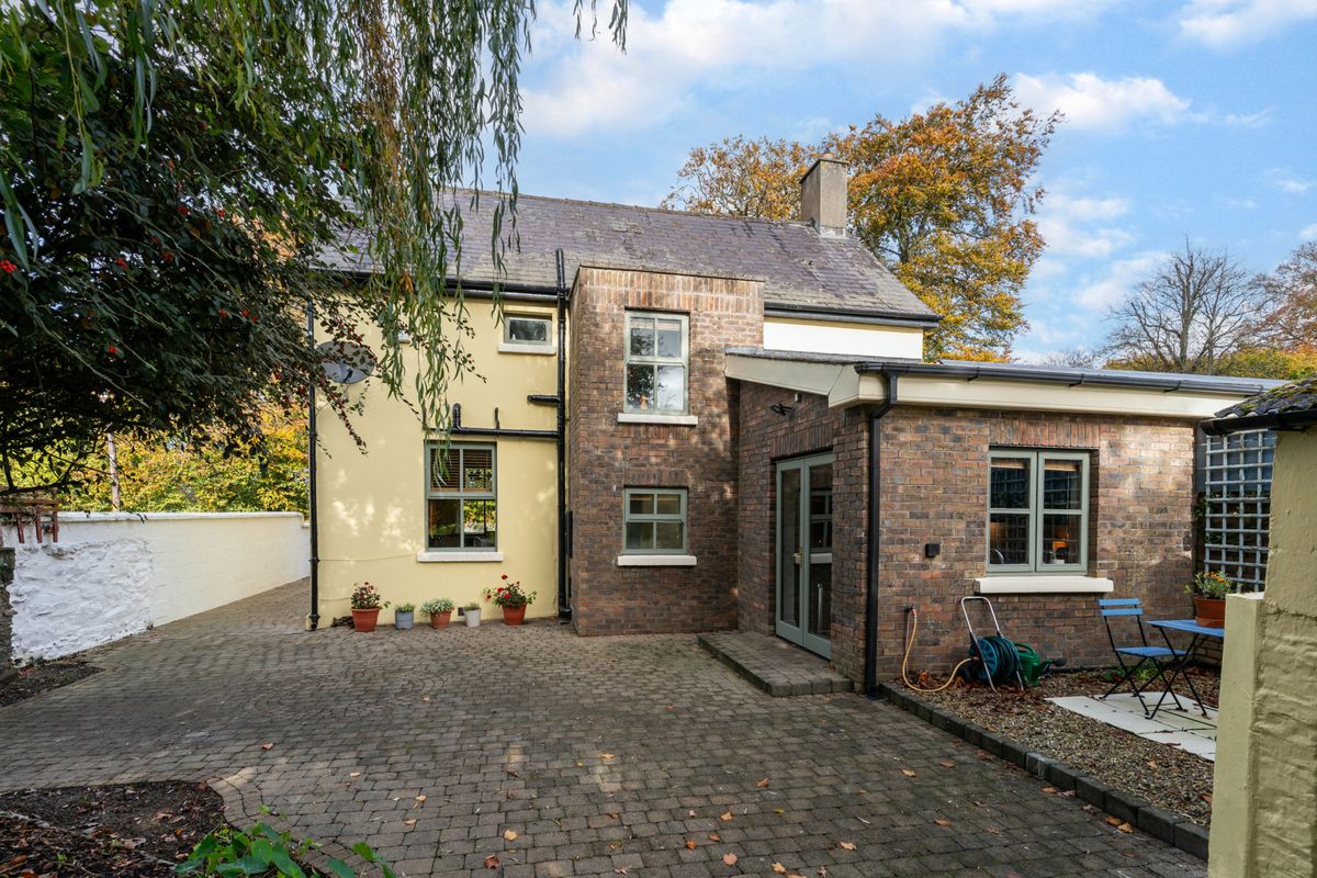 Period Property For Sale: The Schoolmasters House, Brannockstown, Kilcullen, Co. Kildare Period Property For Sale: The Schoolmasters House, Brannockstown, Kilcullen, Co. Kildare