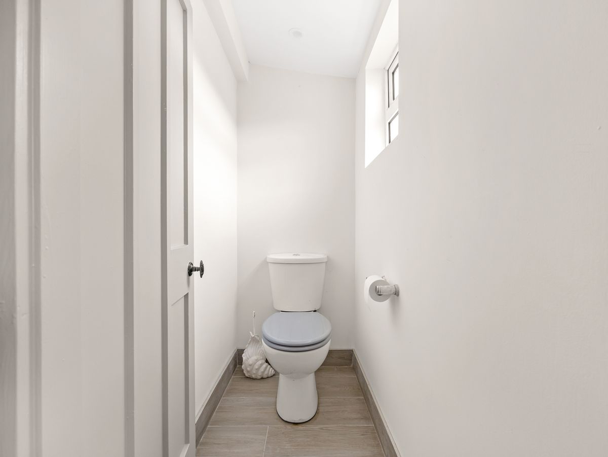 Country Residence For Sale: Thornton Lodge, Ballysax, The Curragh, Co. Kildare Country Residence For Sale: Thornton Lodge, Ballysax, The Curragh, Co. Kildare