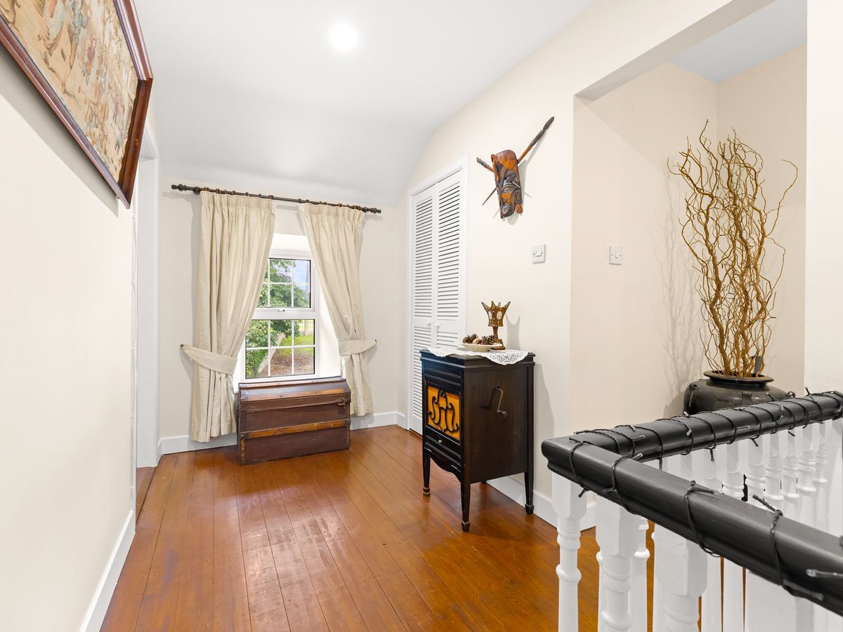 Country Residence For Sale: Thornton Lodge, Ballysax, The Curragh, Co. Kildare Country Residence For Sale: Thornton Lodge, Ballysax, The Curragh, Co. Kildare