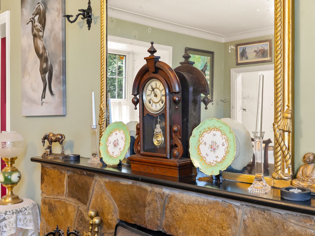 Country Residence For Sale: Thornton Lodge, Ballysax, The Curragh, Co. Kildare Country Residence For Sale: Thornton Lodge, Ballysax, The Curragh, Co. Kildare