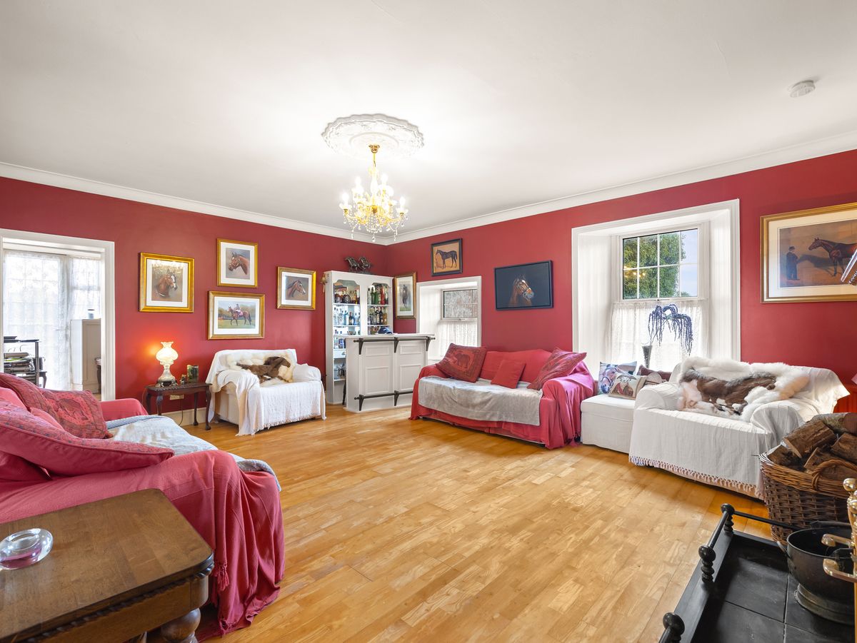 Country Residence For Sale: Thornton Lodge, Ballysax, The Curragh, Co. Kildare Country Residence For Sale: Thornton Lodge, Ballysax, The Curragh, Co. Kildare