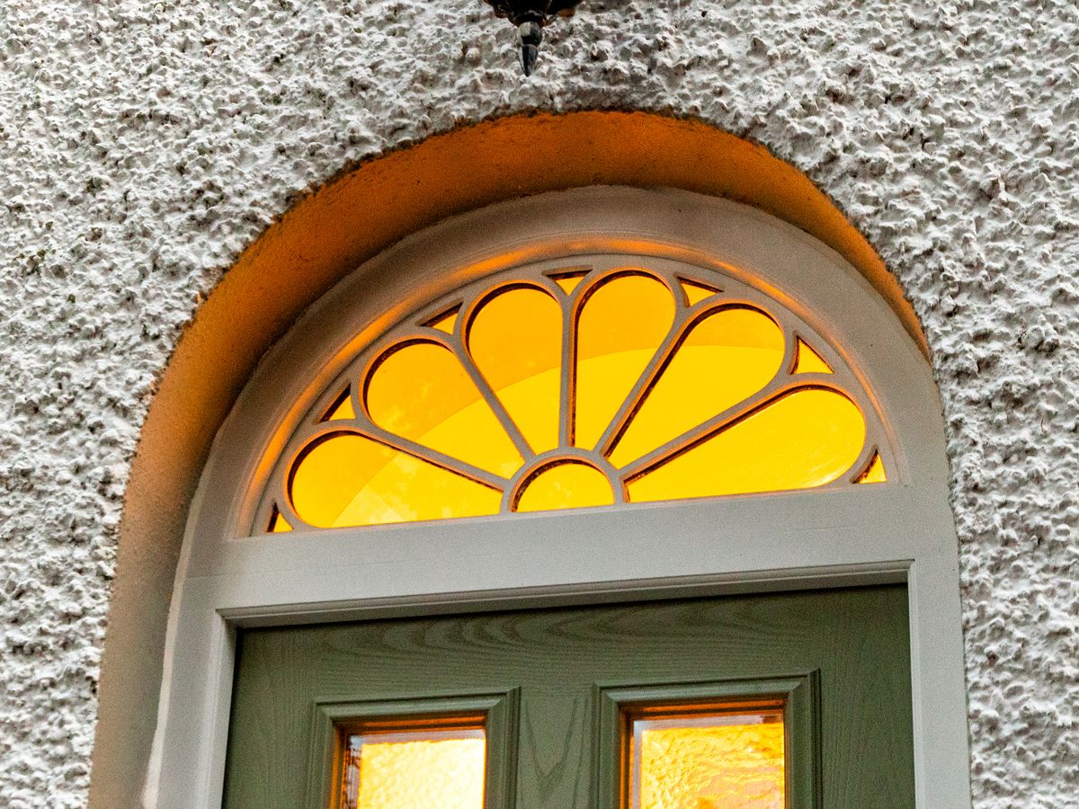 Country Residence For Sale: Thornton Lodge, Ballysax, The Curragh, Co. Kildare Country Residence For Sale: Thornton Lodge, Ballysax, The Curragh, Co. Kildare