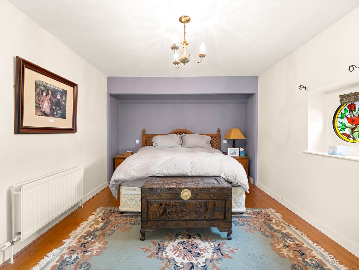 Country Residence For Sale: Thornton Lodge, Ballysax, The Curragh, Co. Kildare Country Residence For Sale: Thornton Lodge, Ballysax, The Curragh, Co. Kildare