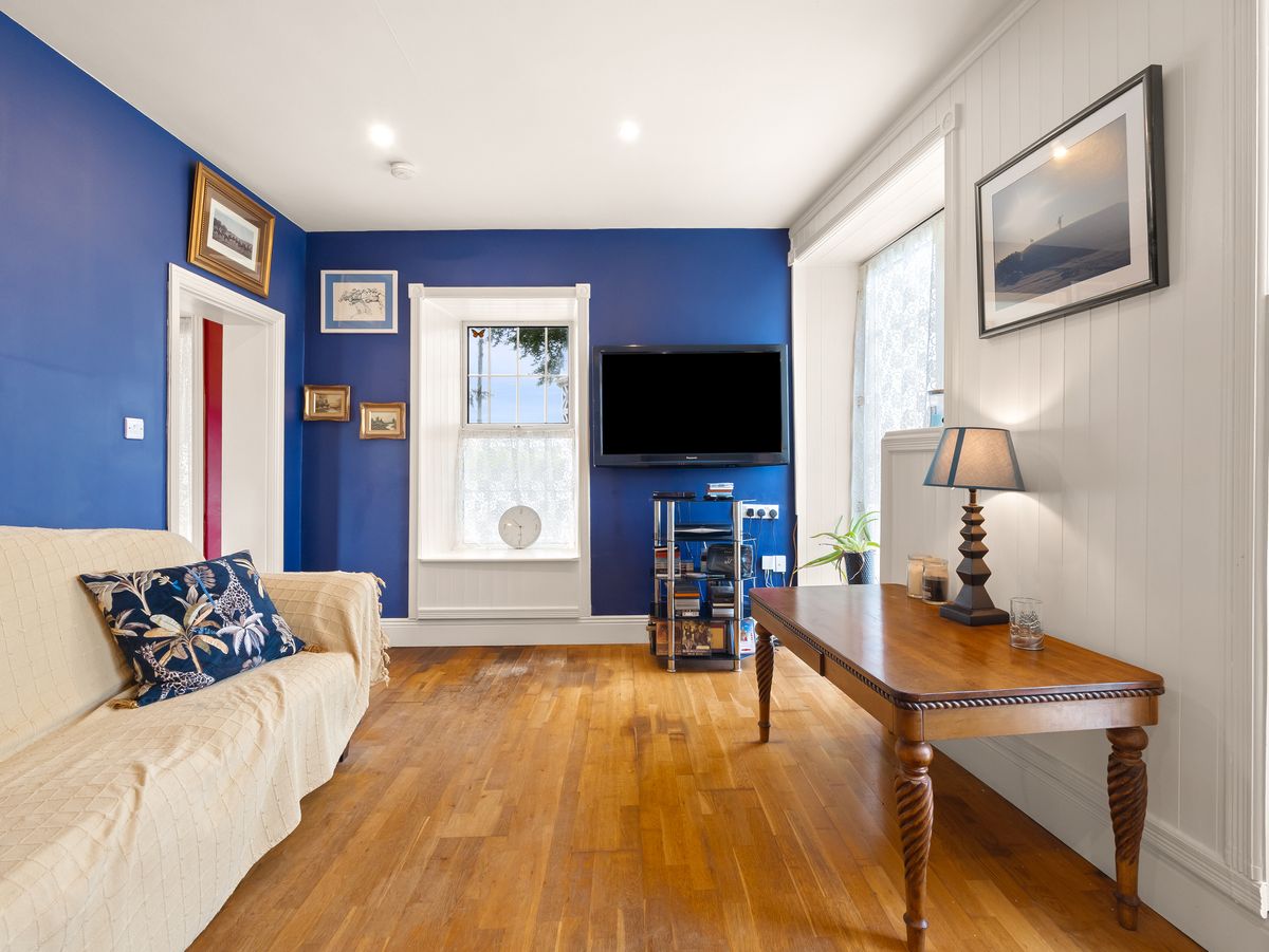 Country Residence For Sale: Thornton Lodge, Ballysax, The Curragh, Co. Kildare Country Residence For Sale: Thornton Lodge, Ballysax, The Curragh, Co. Kildare