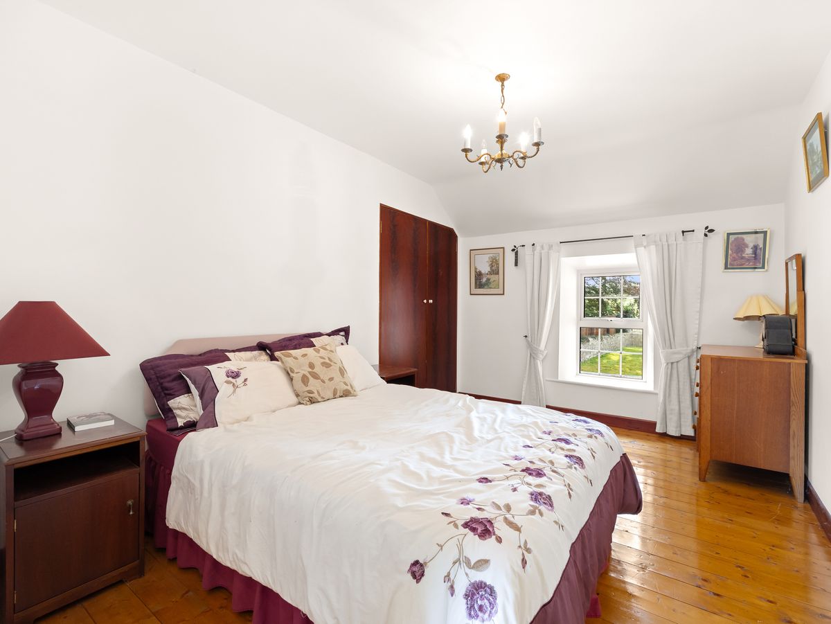 Country Residence For Sale: Thornton Lodge, Ballysax, The Curragh, Co. Kildare Country Residence For Sale: Thornton Lodge, Ballysax, The Curragh, Co. Kildare