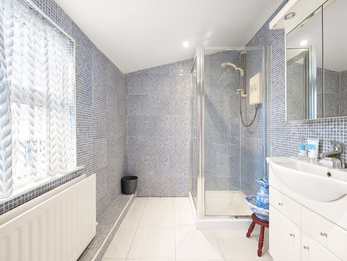 Country Residence For Sale: Thornton Lodge, Ballysax, The Curragh, Co. Kildare Country Residence For Sale: Thornton Lodge, Ballysax, The Curragh, Co. Kildare