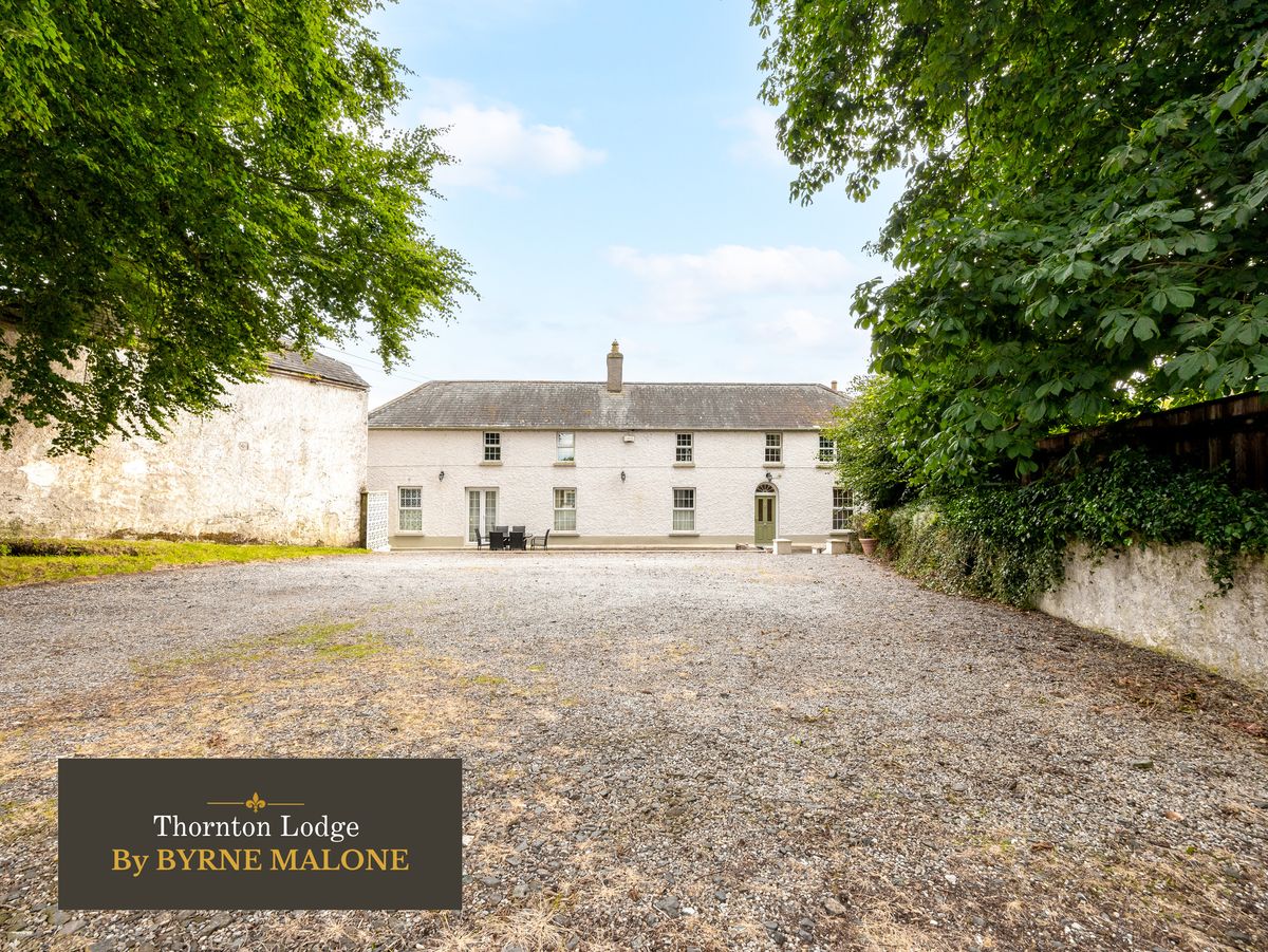 Country Residence For Sale: Thornton Lodge, Ballysax, The Curragh, Co. Kildare Country Residence For Sale: Thornton Lodge, Ballysax, The Curragh, Co. Kildare