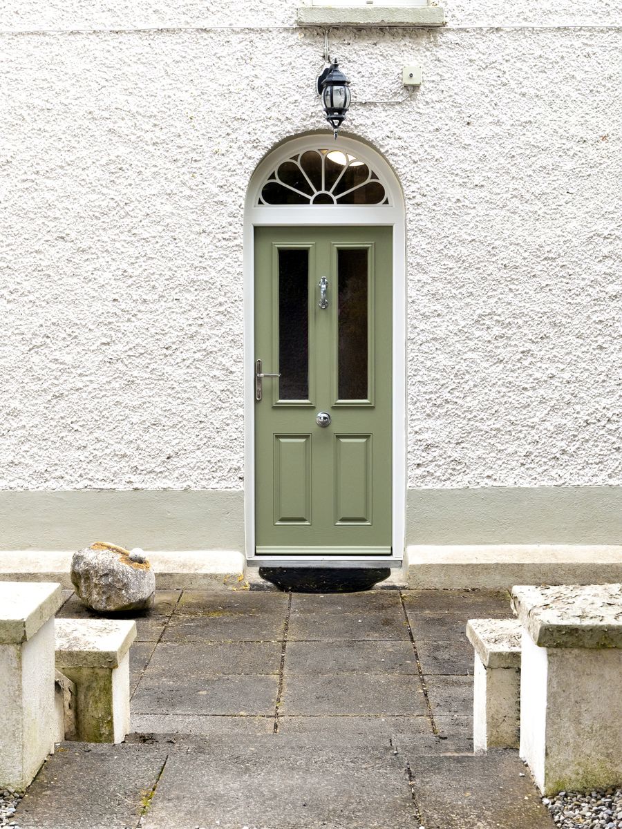 Country Residence For Sale: Thornton Lodge, Ballysax, The Curragh, Co. Kildare Country Residence For Sale: Thornton Lodge, Ballysax, The Curragh, Co. Kildare