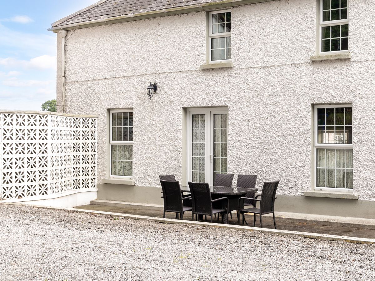 Country Residence For Sale: Thornton Lodge, Ballysax, The Curragh, Co. Kildare Country Residence For Sale: Thornton Lodge, Ballysax, The Curragh, Co. Kildare