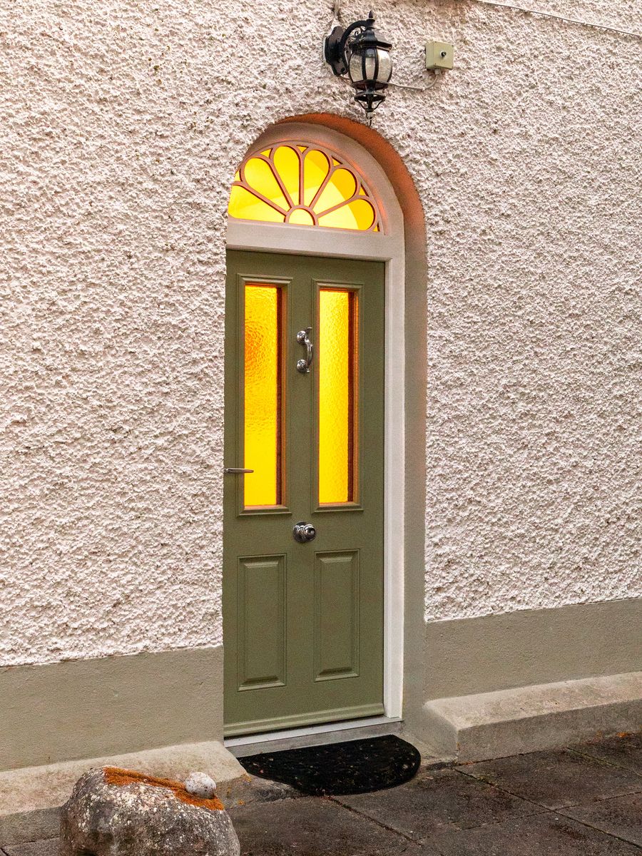 Country Residence For Sale: Thornton Lodge, Ballysax, The Curragh, Co. Kildare Country Residence For Sale: Thornton Lodge, Ballysax, The Curragh, Co. Kildare