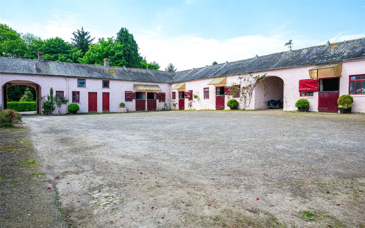 Georgian Country Home For Sale: Waterloo House, Navigation Road, Mallow, Co. Cork Georgian Country Home For Sale: Waterloo House, Navigation Road, Mallow, Co. Cork